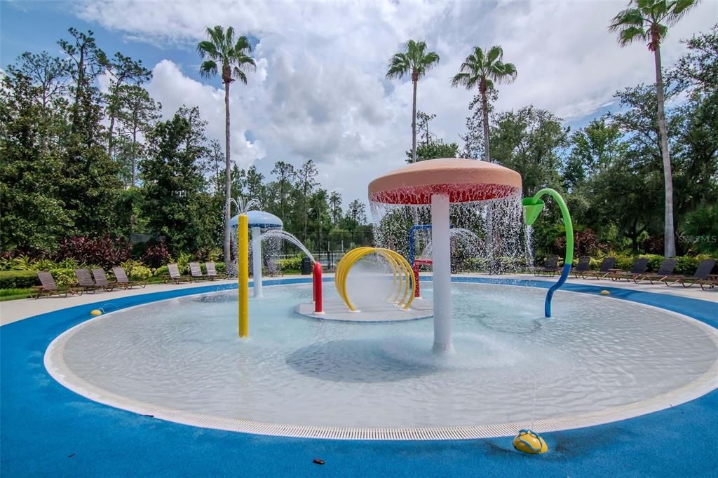 Exterior, Playground, Pool