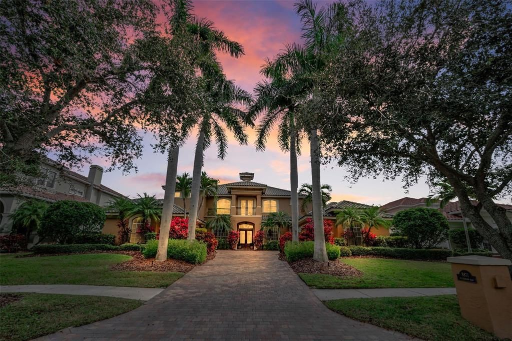 Exterior, Facade, Mediterranean