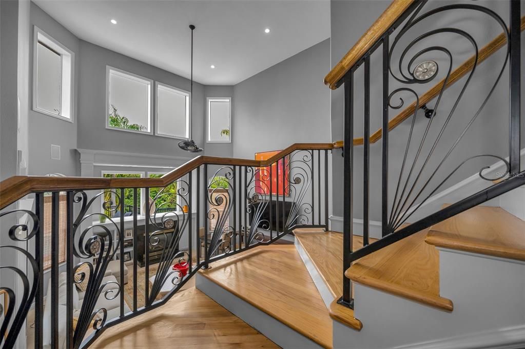 Interior, Recessed Lighting, Wood Texture Flooring