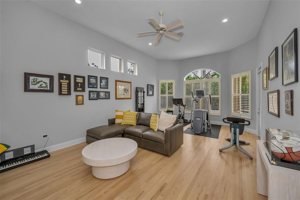 Fitness Equipment, Interior, Recessed Lighting, Wood Texture Flooring