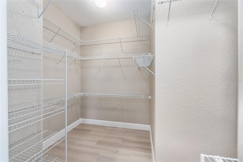 Interior, Walk-in Closets, Wood Texture Flooring