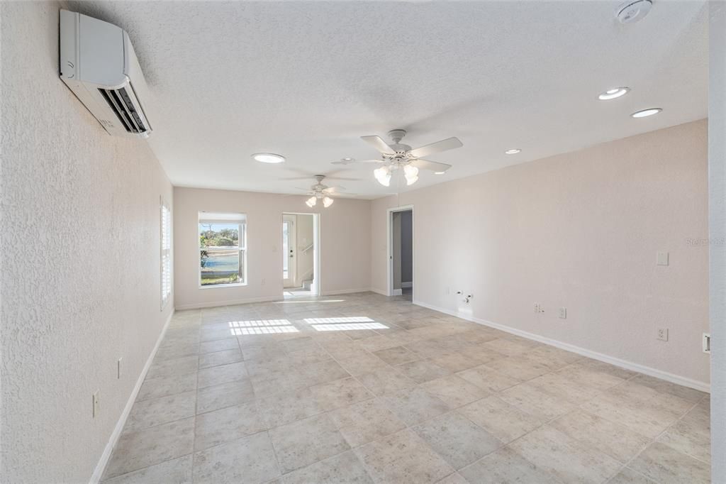 Empty room, Interior, Recessed Lighting