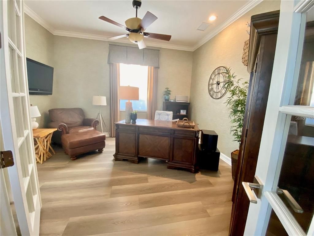 Home Office, Interior, Recessed Lighting, Wood Texture Flooring