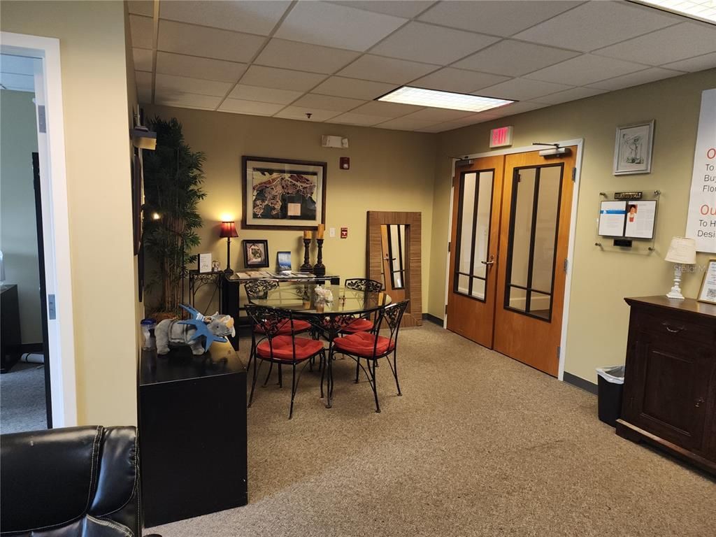 Dining room, Interior
