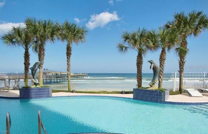 Exterior, Pool, Water