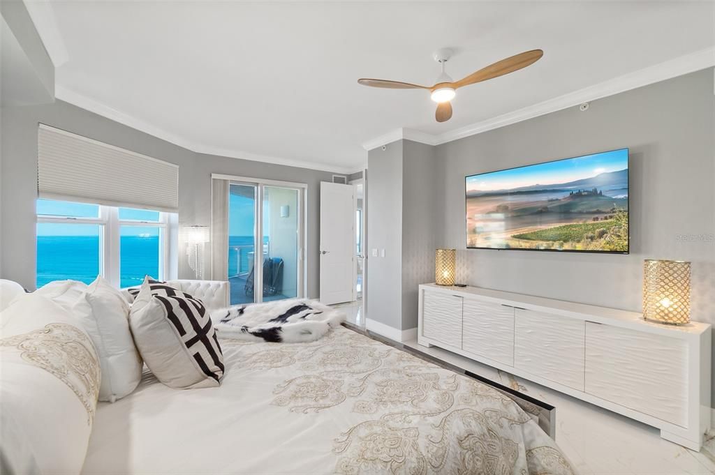 Bedroom, Interior, Water