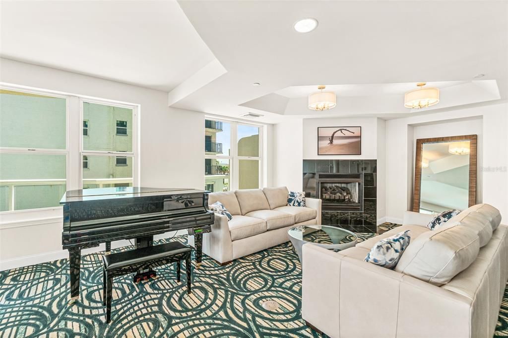Fireplace, Interior, Living room, Piano, Recessed Lighting