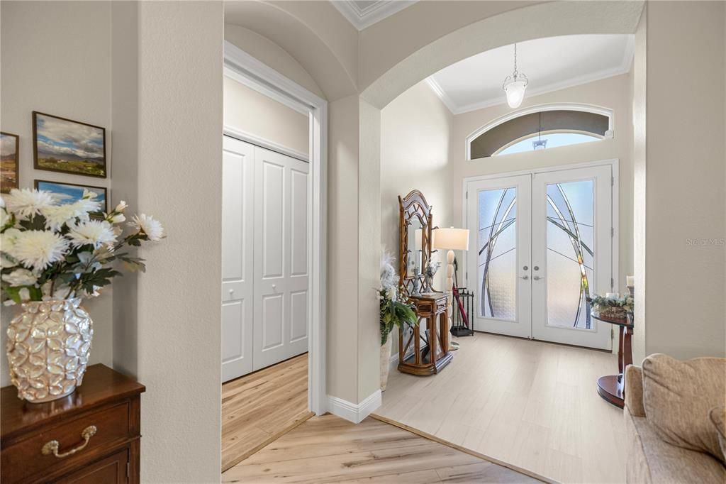 Interior, Pendant Lights, Wood Texture Flooring