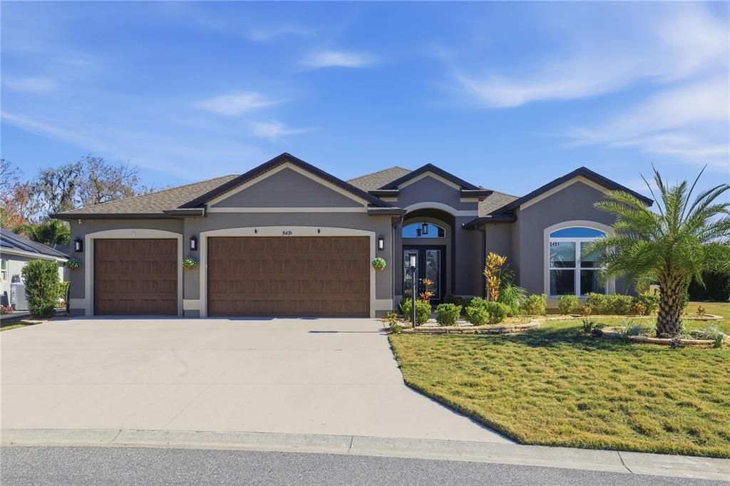 Attached, Exterior, Facade, Ranch