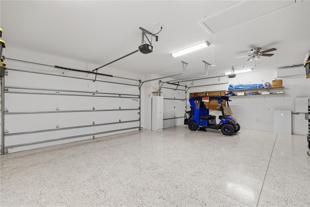 Garage, Interior