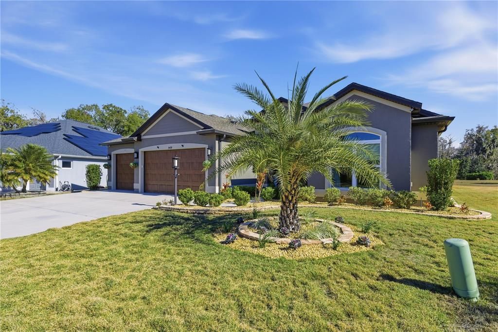 Attached, Exterior, Facade, Ranch