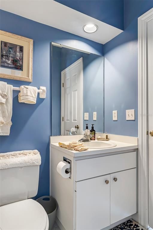 Bathroom, Interior, Recessed Lighting