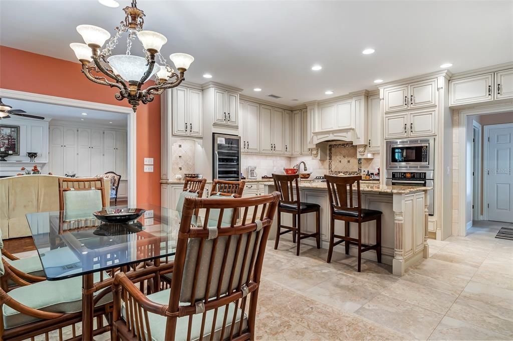 Chandelier, Dining room, Interior, Kitchen, Recessed Lighting, Stainless Steel Appliances