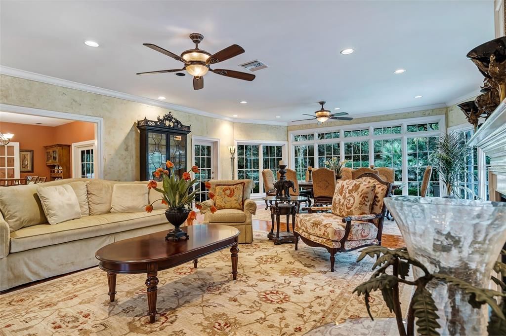 Dining room, Interior, Living room, Recessed Lighting