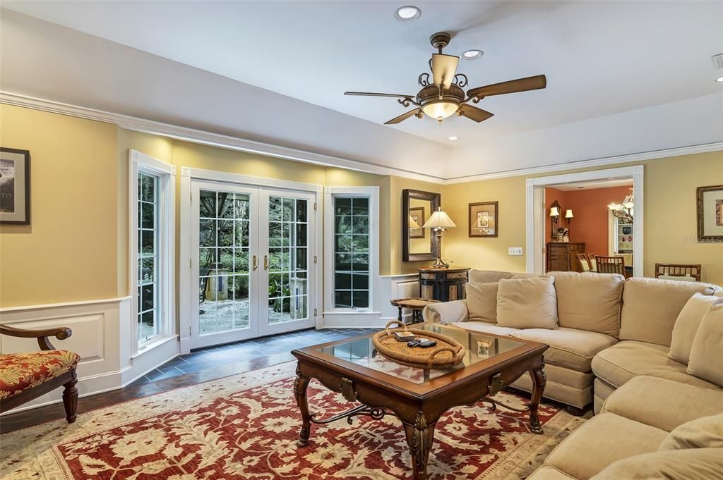 Dining room, Interior, Living room, Recessed Lighting, Wood Texture Flooring