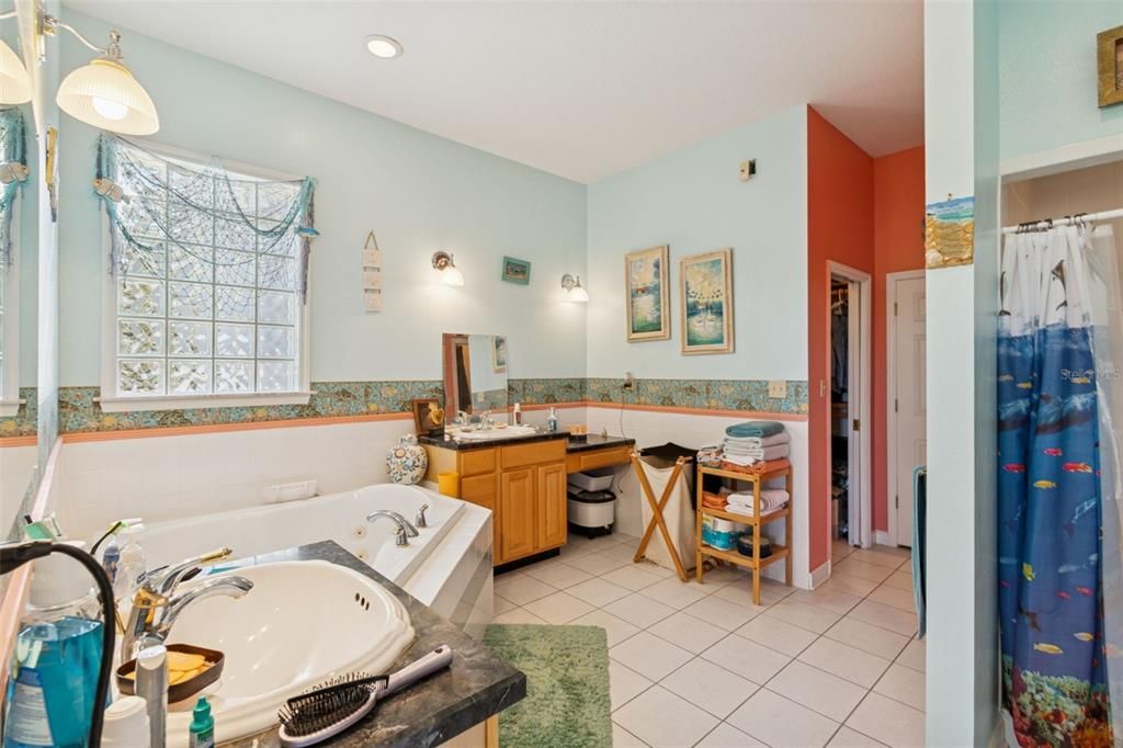 Bathroom, Interior, Recessed Lighting