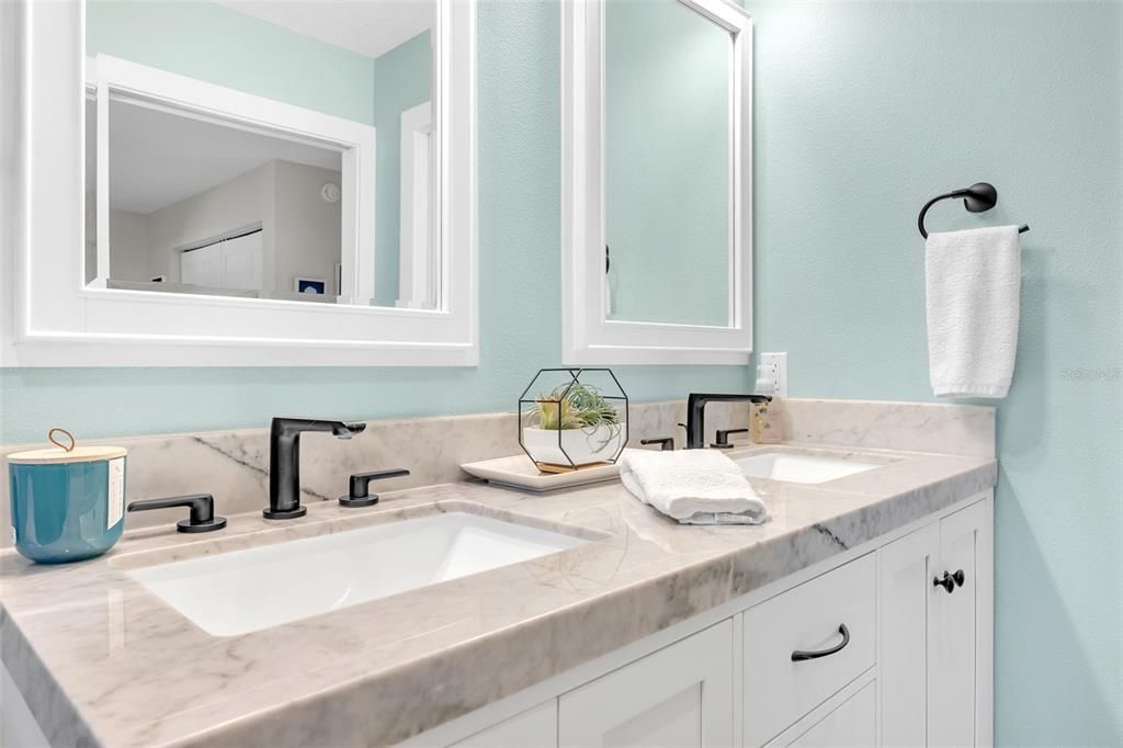 Bathroom, Dual Sink Vanities, Interior