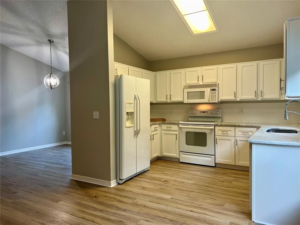 Interior, Kitchen, Pendant Lights, Wood Texture Flooring