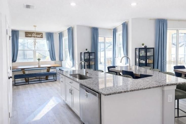 Dining room, Interior, Kitchen, Pendant Lights, Recessed Lighting, Wood Texture Flooring