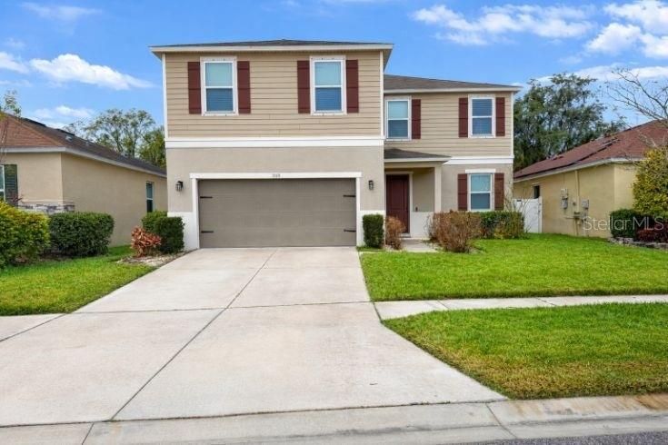 Attached, Exterior, Facade, Split Level