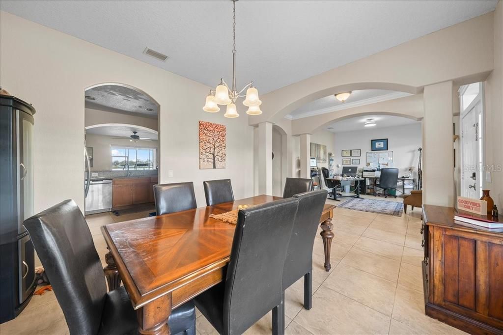 Chandelier, Dining room, Interior, Living room, Pendant Lights