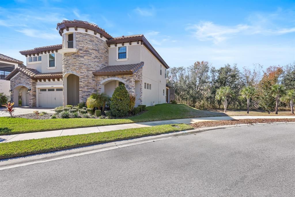 Attached, Exterior, Facade, Mediterranean