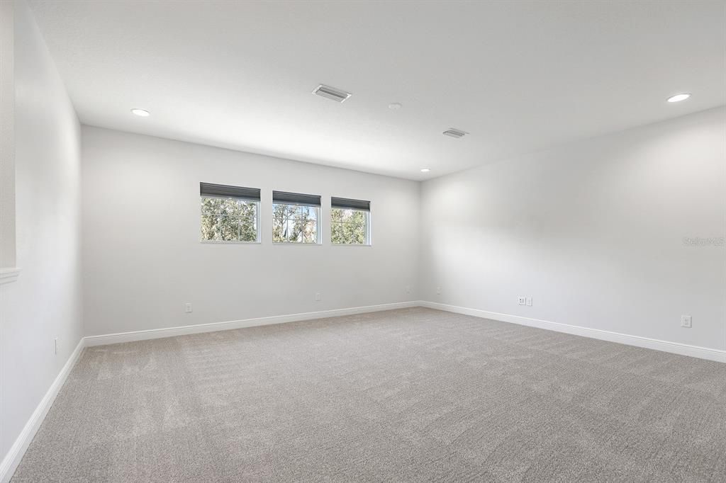 Empty room, Interior, Recessed Lighting