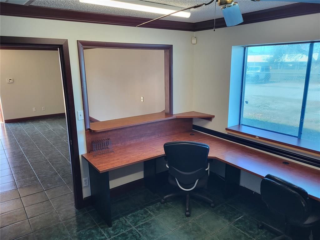 Home Office, Interior