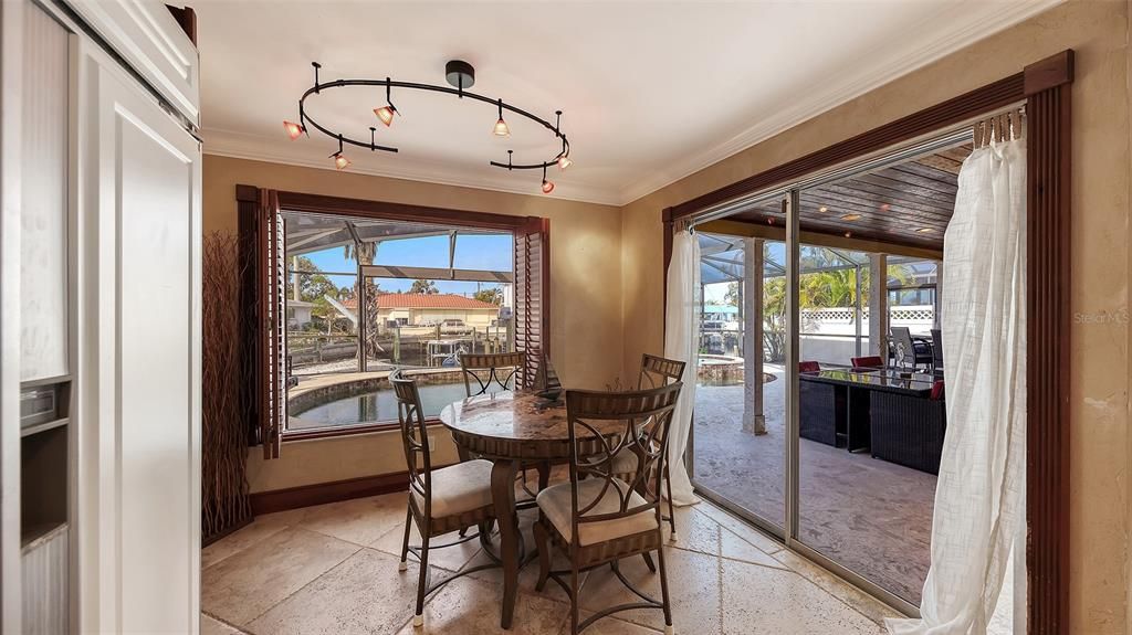 Dining room, Interior