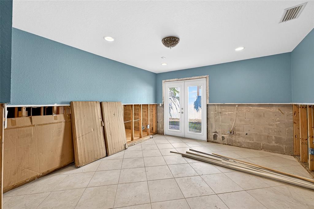 Empty room, Interior, Recessed Lighting