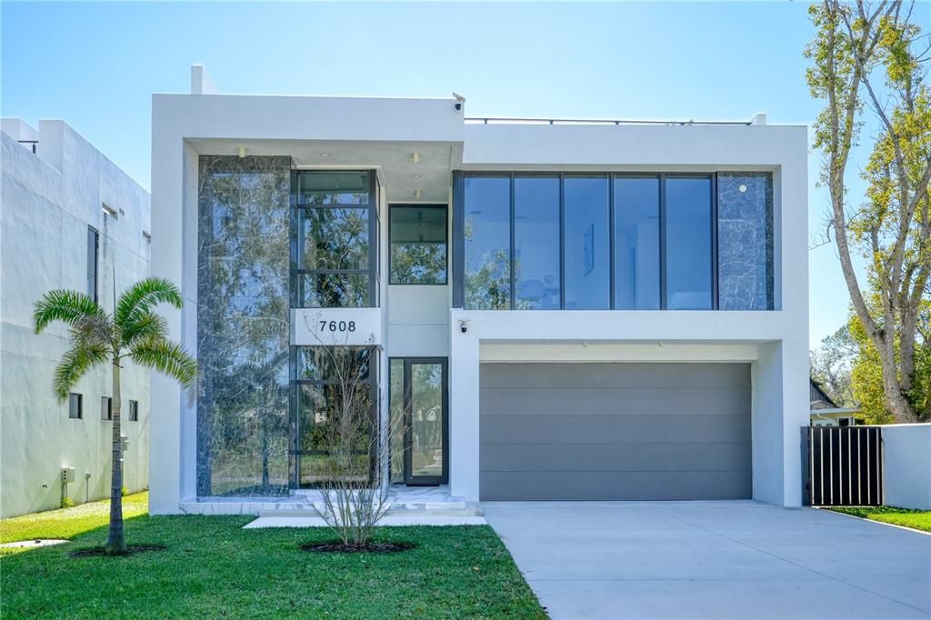 Attached, Exterior, Facade, Modern