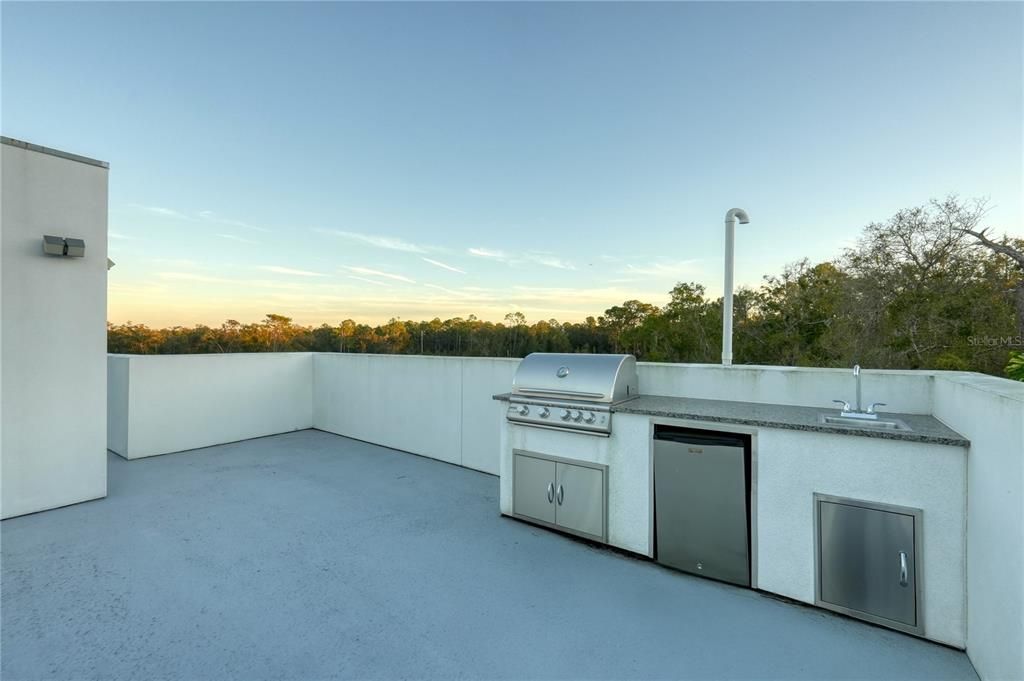 Exterior, Outdoor Kitchen
