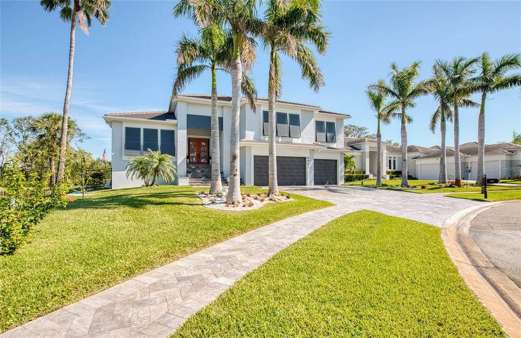 Attached, Backyard, Exterior, Facade, Modern