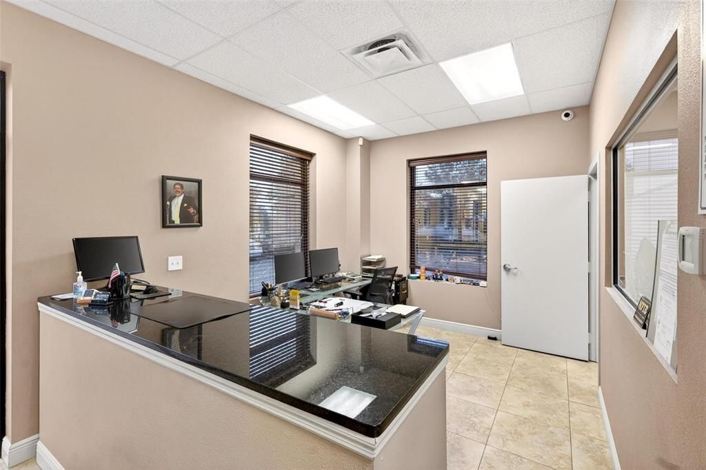 Home Office, Interior