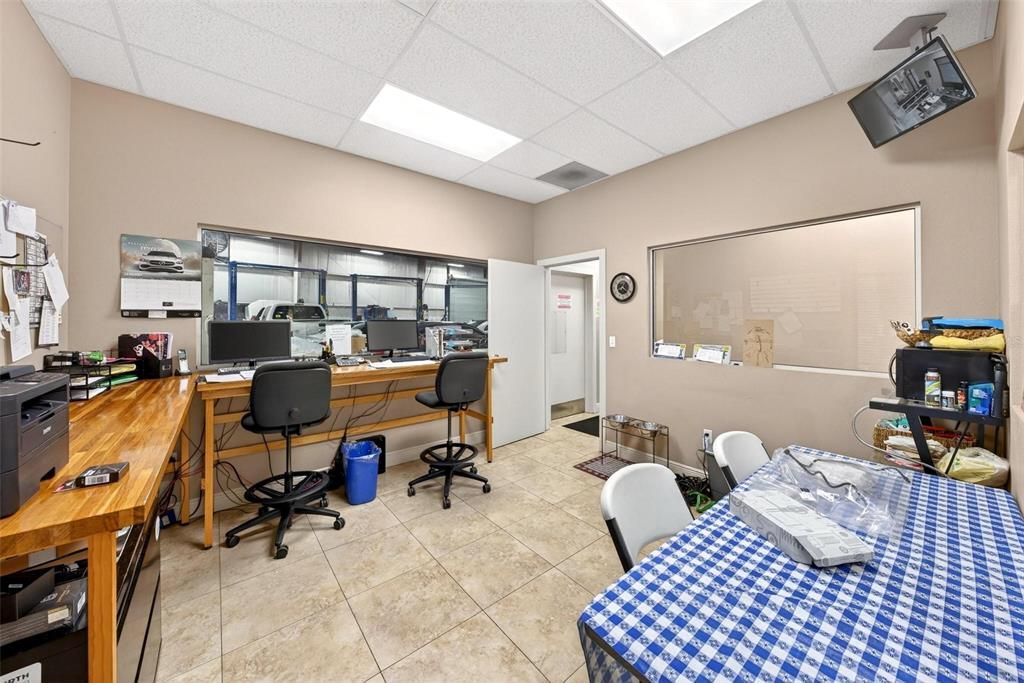 Home Office, Interior