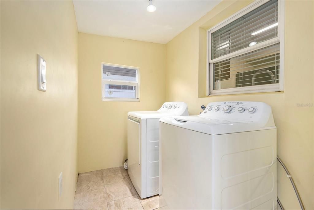 Interior, Recessed Lighting, Washer