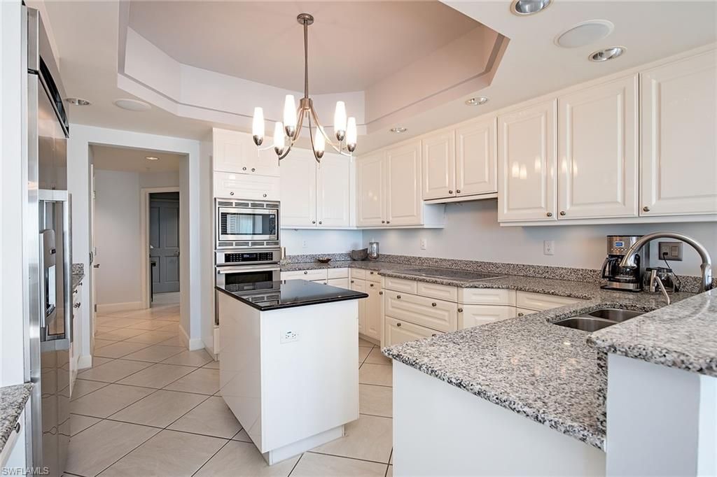 Chandelier, Interior, Kitchen, Recessed Lighting, Stainless Steel Appliances