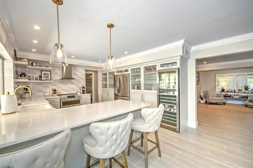 Interior, Kitchen, Living room, Pendant Lights, Recessed Lighting, Stainless Steel Appliances, Wood Texture Flooring