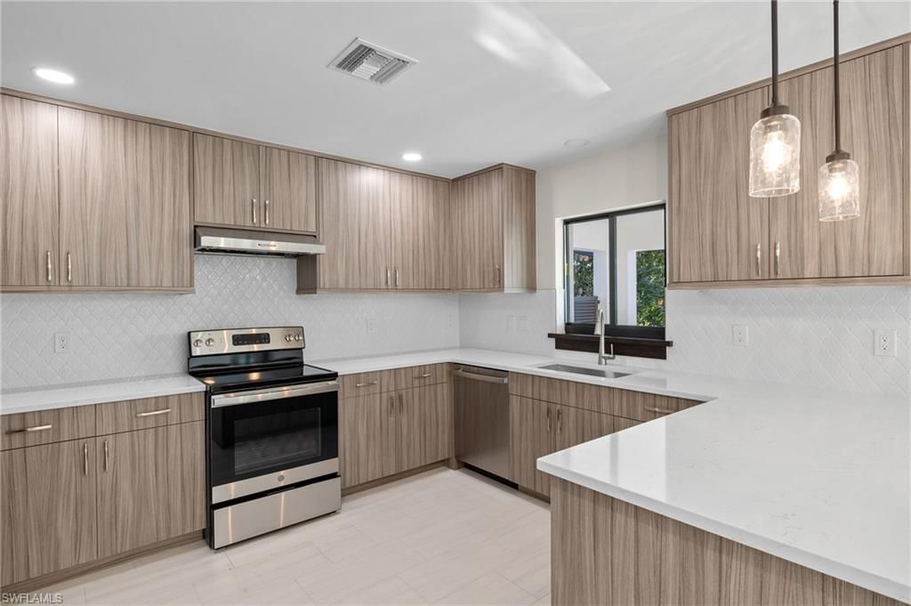 Interior, Kitchen, Pendant Lights, Recessed Lighting, Stainless Steel Appliances