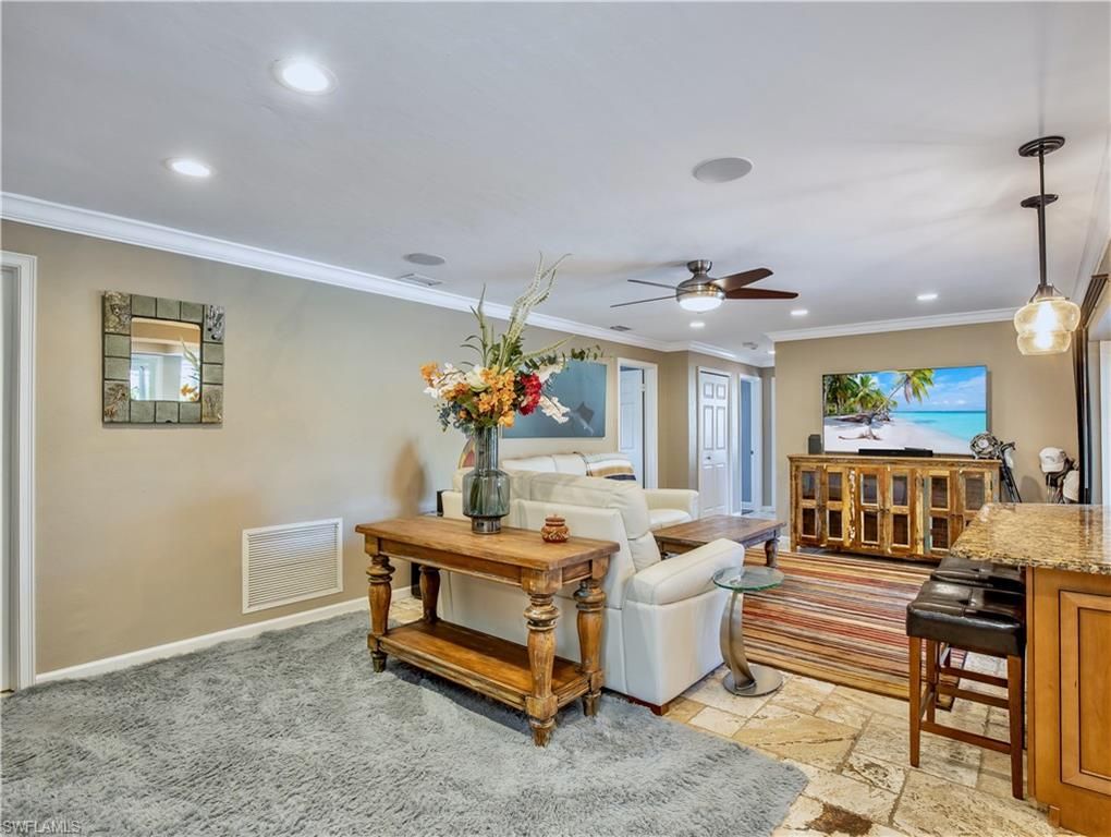 Interior, Living room, Pendant Lights, Recessed Lighting