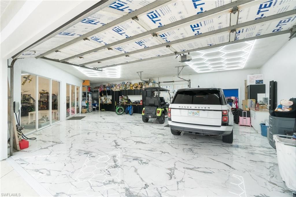 Garage, Interior, Marble