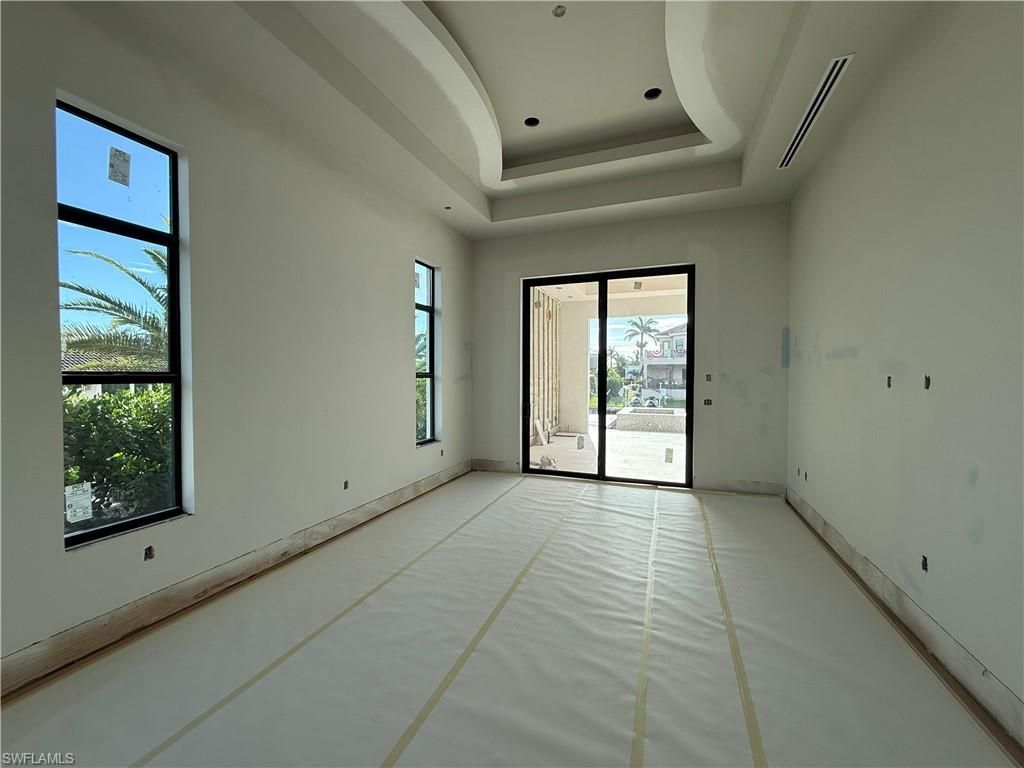 Empty room, Interior, Recessed Lighting