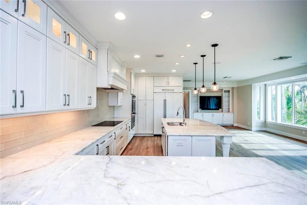Interior, Kitchen, Pendant Lights, Recessed Lighting, Wood Texture Flooring