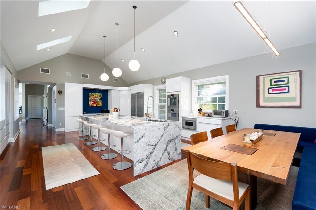 Dining room, Interior, Kitchen, Pendant Lights, Recessed Lighting, Wood Texture Flooring