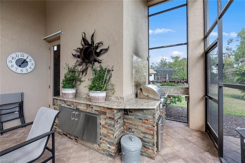 Exterior, Outdoor Kitchen
