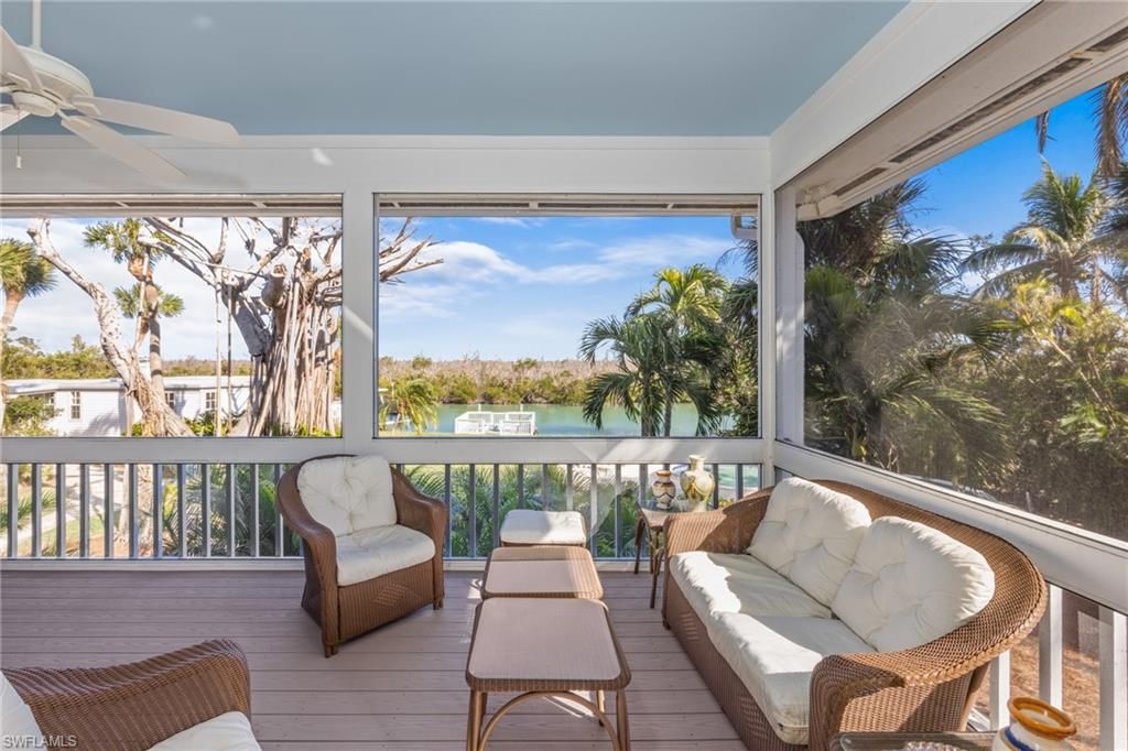Interior, Sun Room, Water, Wood Texture Flooring