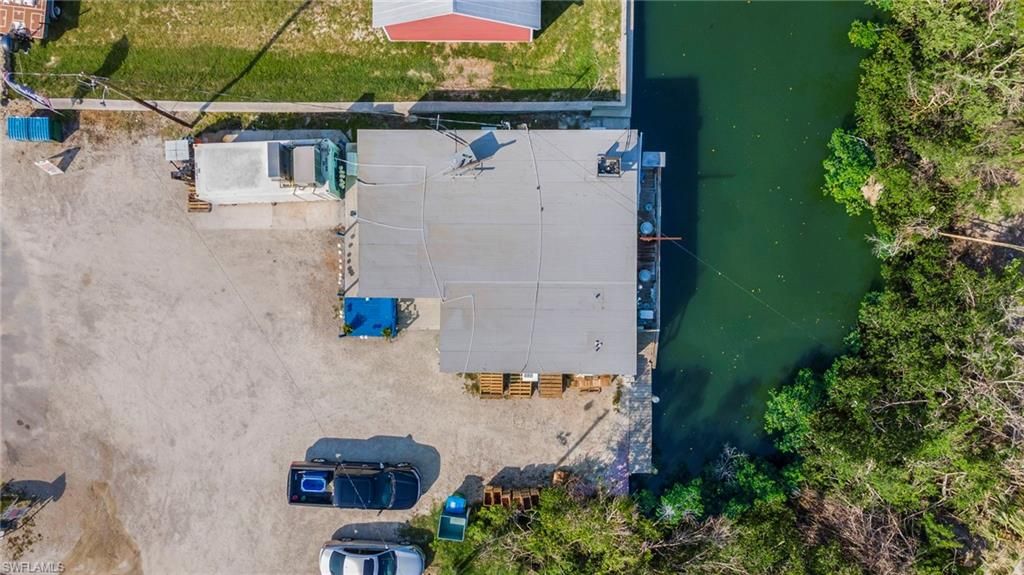 Exterior, Drone