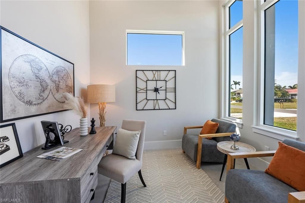 Home Office, Interior