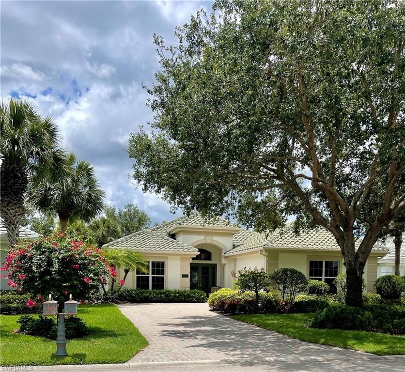 Exterior, Facade, Mediterranean