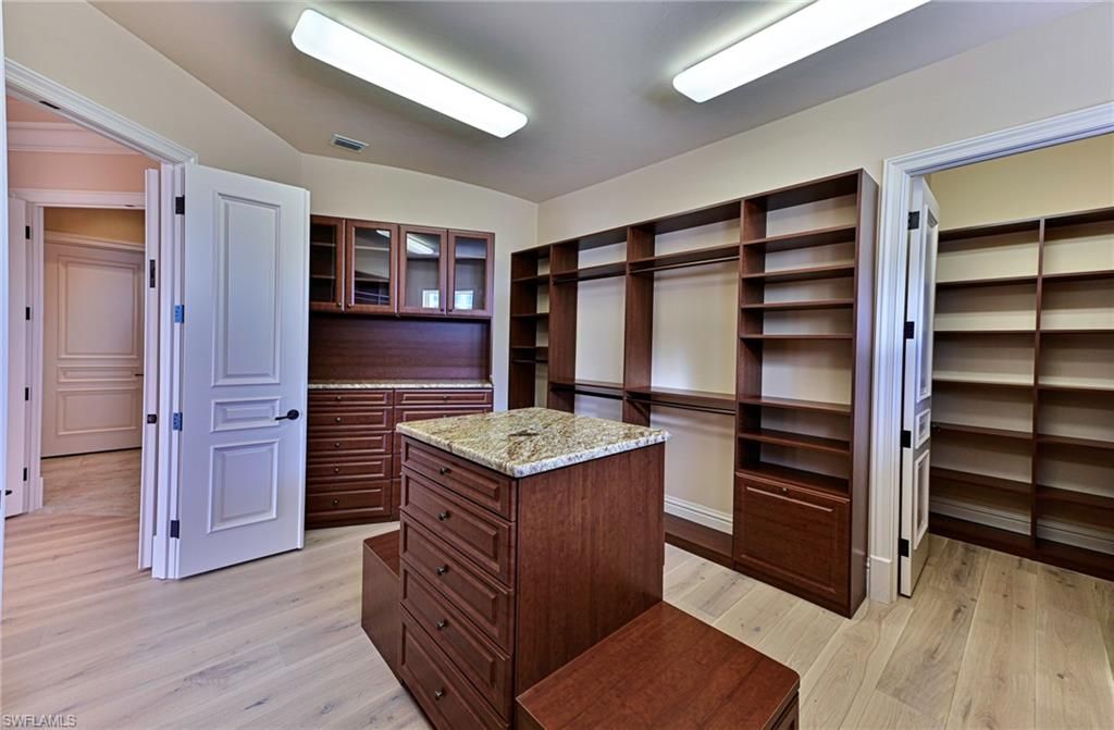 Interior, Walk-in Closets, Wood Texture Flooring